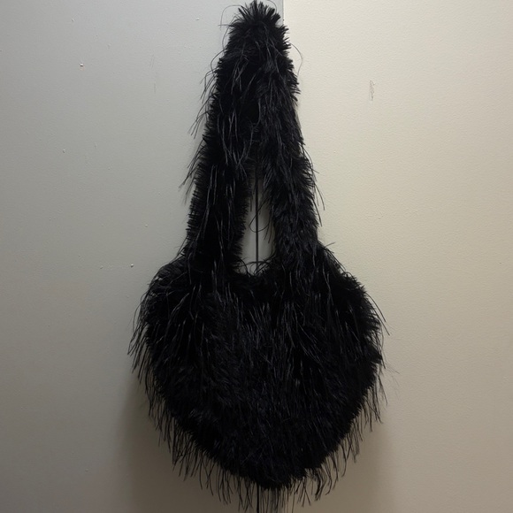 Elegant Black Faux Fur Shoulder Bag - Picture 4 of 5